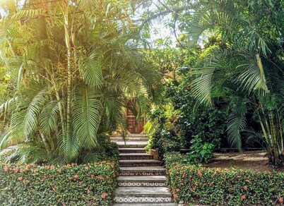 BEAUTIFUL BEACH FRONT HOUSE