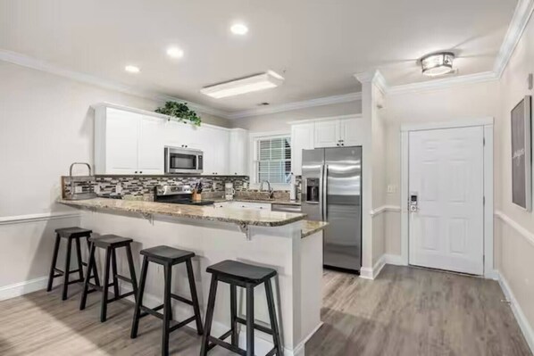 Fridge, microwave, stovetop, dishwasher - Restful 2 BD 2 BTH Condo on MyrtleWood Golf Course (Myrtle Beach)