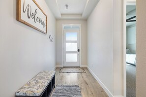 Interior - Homegrown Retreat - Spacious 3-bedroom family home - Fully Fenced in backyard (Richland)