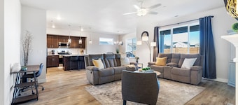 Homegrown Retreat - Spacious 3-bedroom family home - Fully Fenced in backyard