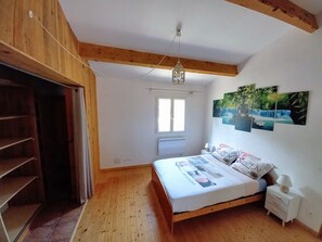 1 bedroom, WiFi, bed sheets