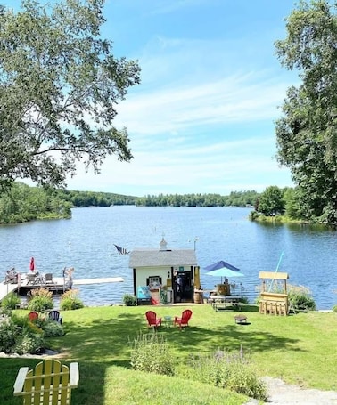 Lake. Pressey House Lakeside Bed & Breakfast
