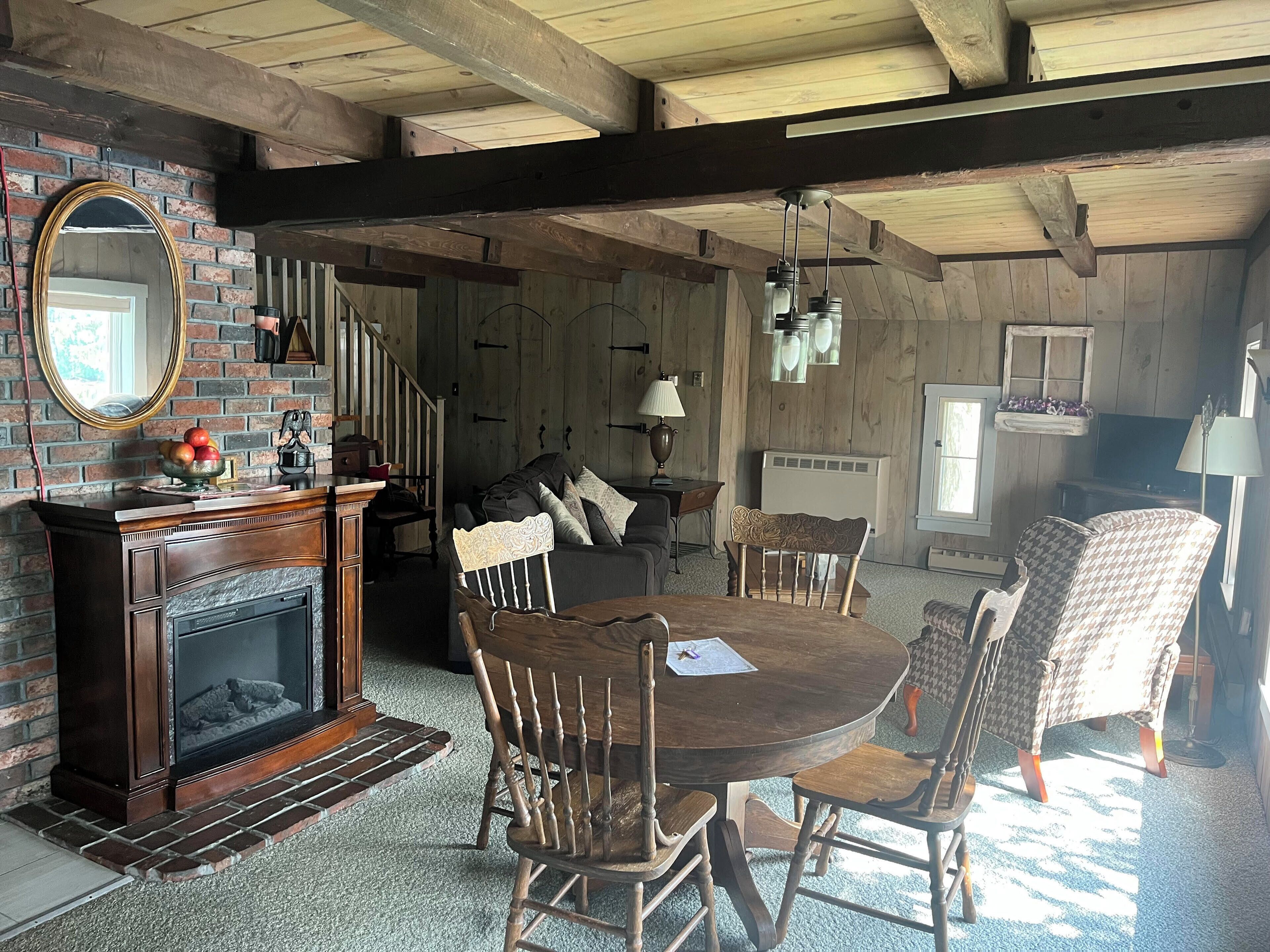 Comfort Loft, Lake View | In-room dining