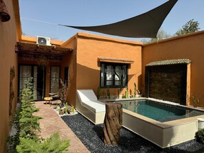 Pool - Cozy and Intimate Villa, Absolute calm, In Marrakech (Marrakech)
