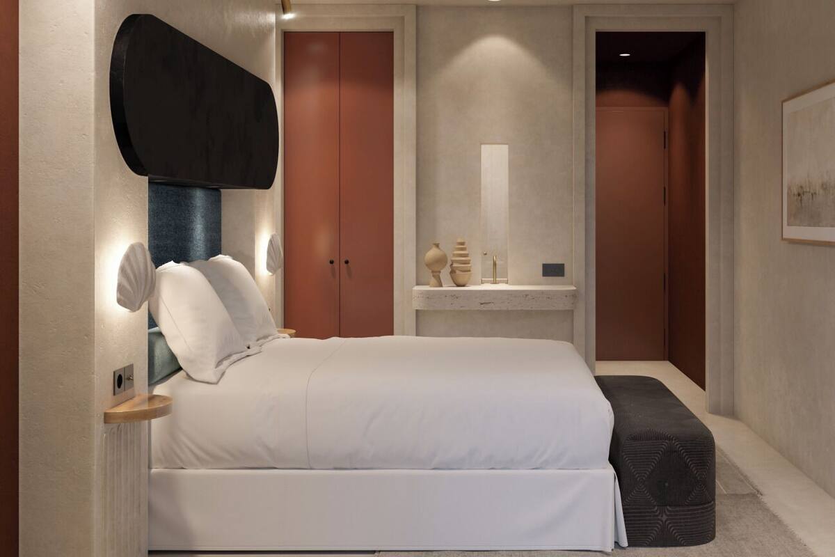 Ein Schlafzimmer mit einem Bett, Nachttischen, einem Kleiderschrank und einem gerahmten Bild an der Wand.