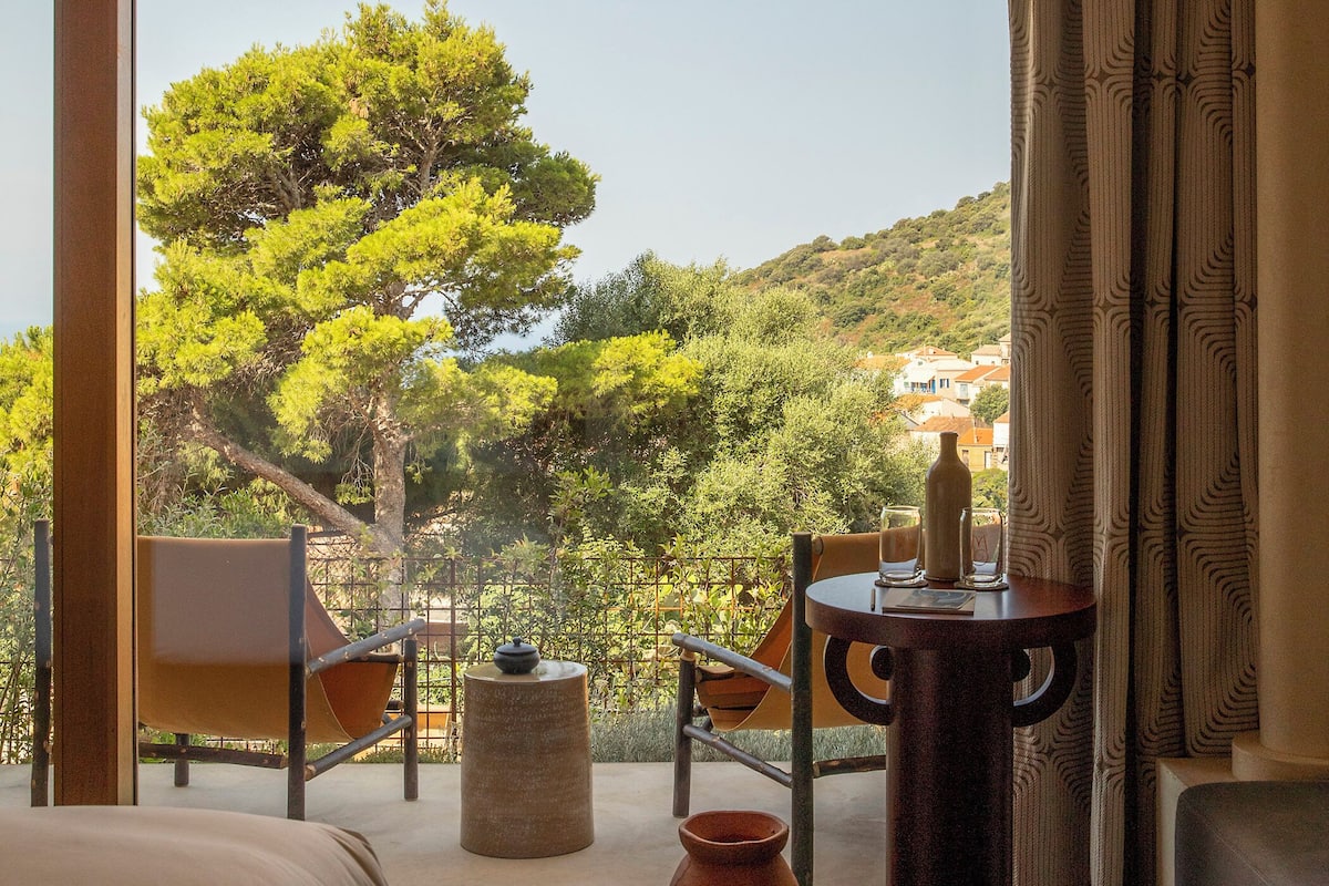 A terrazza alta | In-room safe, blackout curtains, soundproofing, iron/ironing board