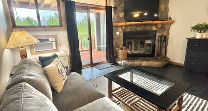 Lutsen Ski-In/Ski-Out | Lake View | Pet-Friendly