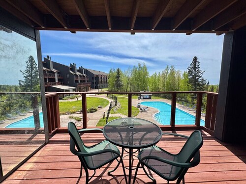 Lutsen Ski-In/Ski-Out | Lake View | Pet-Friendly