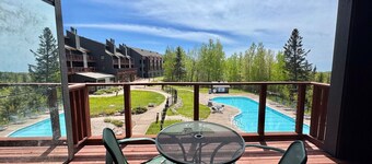 Lutsen Ski-In/Ski-Out | Lake View | Pet-Friendly