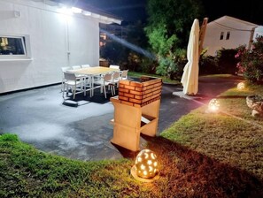 Outdoor dining - Beautiful Villa with private pool and beachfront location (Noja)