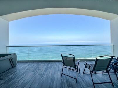 Penthouse-PrivateJacuzzi-MarYSolCondo-3BR-Rosarito