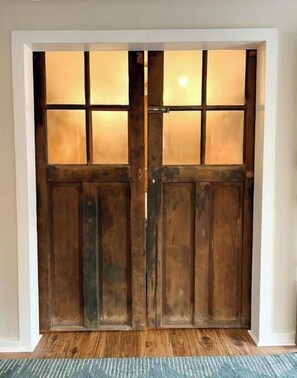 Interior - The Downtown Flat at Creekside (Berkeley Springs)