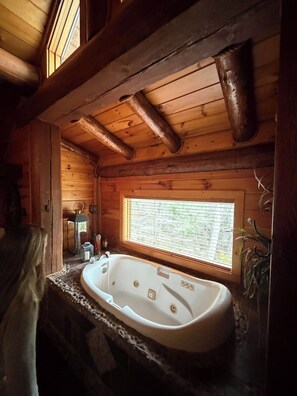 Shower, jetted bath, hair dryer, towels