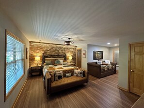 4 soverom, strykejern/-brett, wi-fi (inkludert) og sengetøy