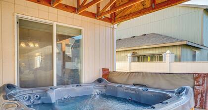 1 Mi to Moses Lake: Home w/ Private Yard & Hot Tub