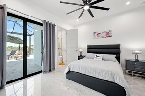 3 habitaciones, escritorio y tabla de planchar con plancha 