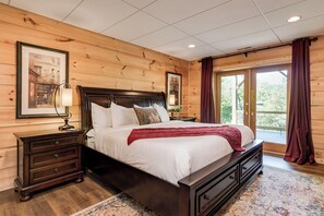 5 bedrooms, desk, iron/ironing board, WiFi - Big Sky Lodge 5 Br + Bonus-4 Ensuites, Mt Views, hot tub, game room,Pet friendly (McDowell County)