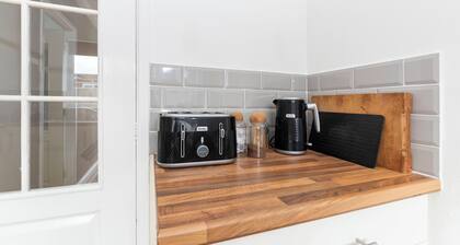 The Nest in the Neighbourhood.
Beautifully presented home in friendly area.