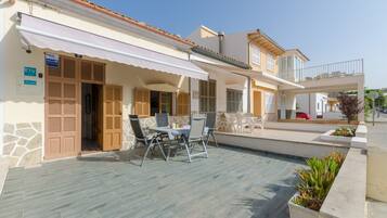 House | Outdoor dining