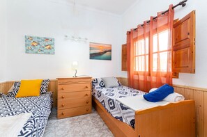 House | 3 bedrooms, individually furnished, iron/ironing board - Holiday Home in Can Picafort (Santa Margalida)