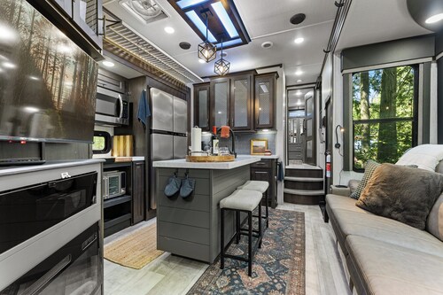 Happy Valley Hideaway with 2 Bedrooms & Fire Pit