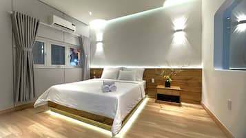 1 bedroom, desk, iron/ironing board, WiFi