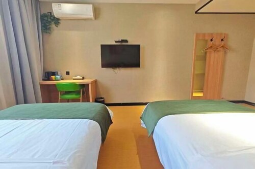 Shell Hotel (Shanghai Minhang Beiqiao Metro Station)