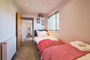 2 bedrooms, iron/ironing board, WiFi, bed sheets - Blairgowrie - Cosy terraced cottage in town centre (Blairgowrie)