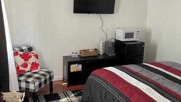 1 bedroom, bed sheets