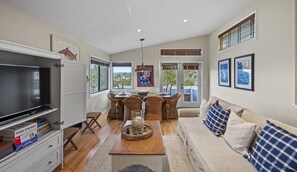 TV, fireplace, stereo