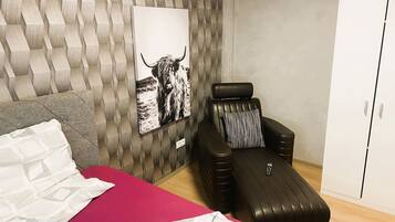 6 Schlafzimmer, Bügeleisen/Bügelbrett, WLAN, Bettwäsche