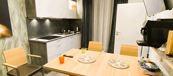 1 An apartment with great kitchen, large balcony 2 bathrooms, 6 rooms