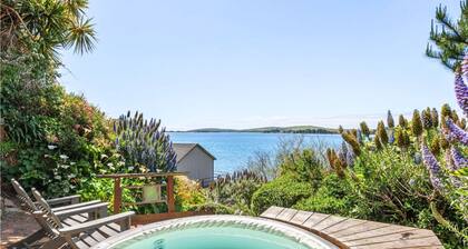 Spring Lily! Amazing View! Hot Tub! Serene house & WiFi in beautiful Bodega Bay