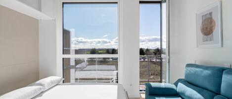 Iron/ironing board, free WiFi, bed sheets