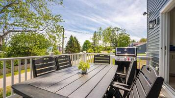 House, Multiple Beds, Patio, Garden View (Ocean Outlook) | Outdoor dining