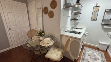 Refrigerador, microondas, parrilla de estufa y lavavajillas