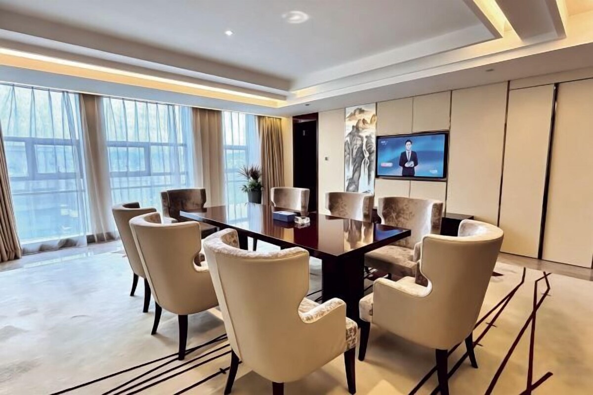 Exclusive Elegant Suite