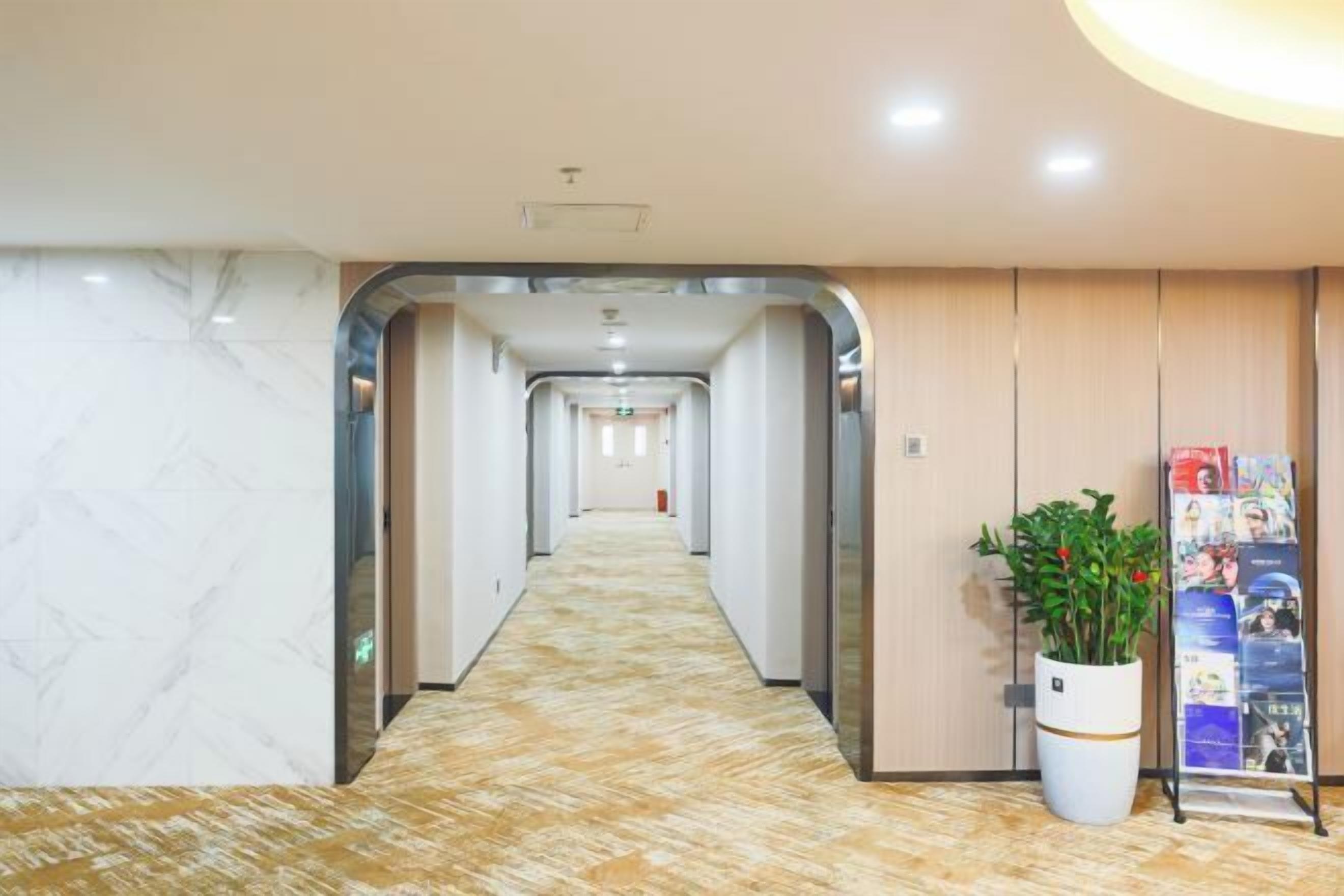 المنشأة من الداخل