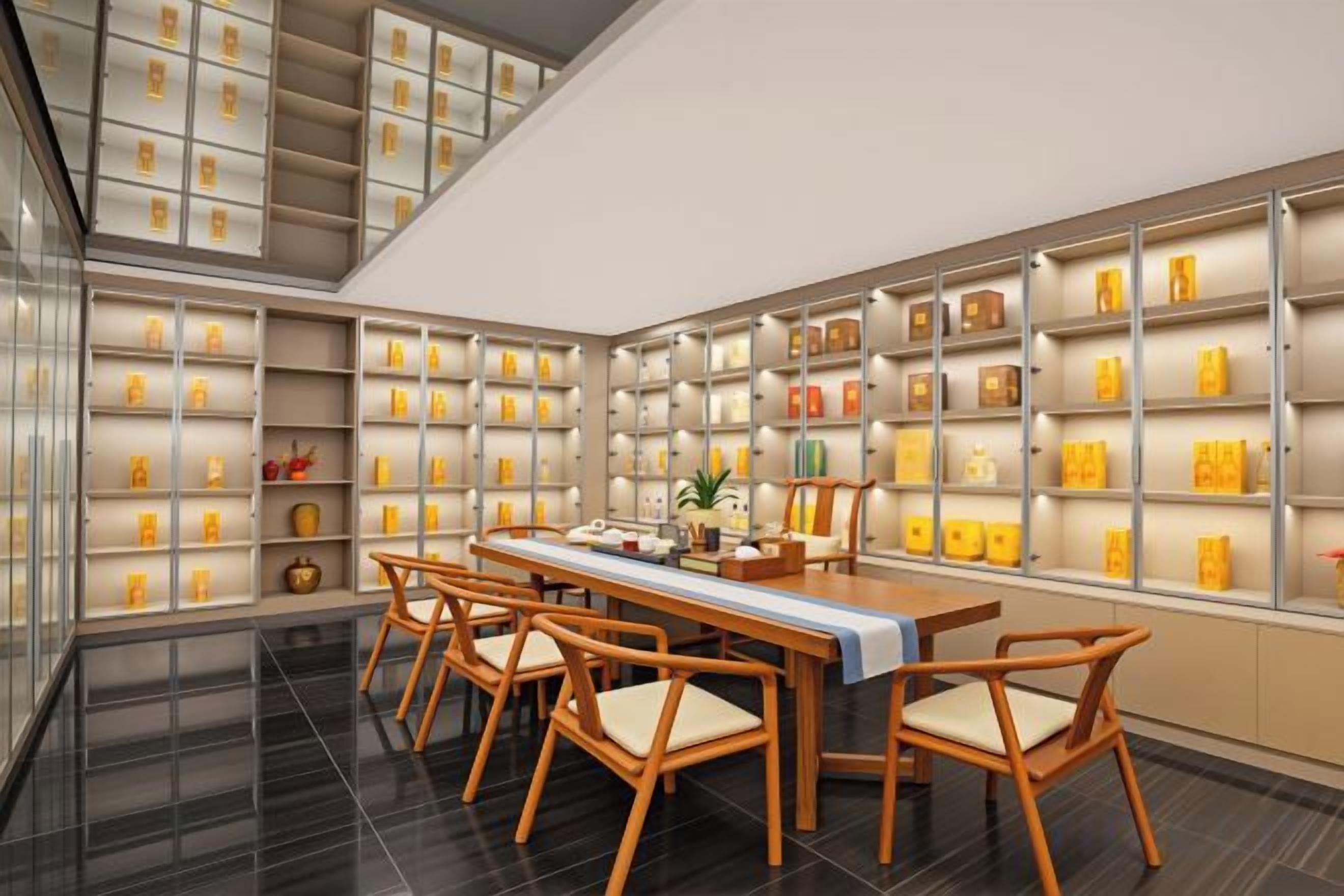 Un interior moderno con una zona de comedor, varias estanterías con objetos y una escalera.