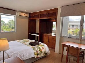 3 bedrooms, iron/ironing board, internet, bed sheets