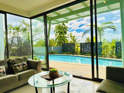 5 bedroom Family Home with great views