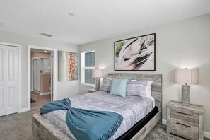 7 bedrooms, WiFi, bed sheets
