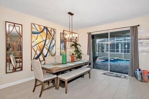 Dining - The Cinema Luxe Retreat at Champions Gate (Davenport)