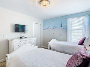 8 bedrooms, iron/ironing board, free WiFi, bed sheets