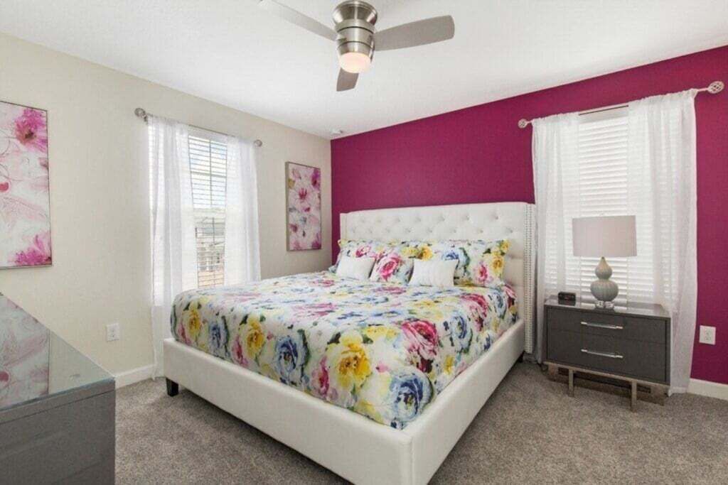 8 bedrooms, iron/ironing board, free WiFi, bed sheets