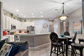 Interior - Luxurious 5BR Golf Course Villa Private Pool, Spa & Game Room 12 Miles to Disney (Davenport)