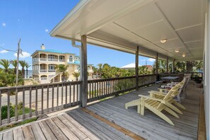 Outdoor dining - Pensacola Beach Views | Kayaks | Beach Service Included | My Beach Getaways (Pensacola Beach)