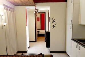 1 bedroom, bed sheets