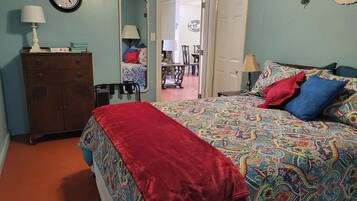 1 bedroom, iron/ironing board, WiFi, bed sheets