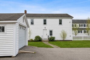 Exterior - The Coastal Nest Stay for 5! (Scarborough)